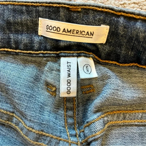 Good American Good Waist Split Hem Slim Fit High Rise Jeans, Size 0/25 Blue 118 - Picture 6 of 9